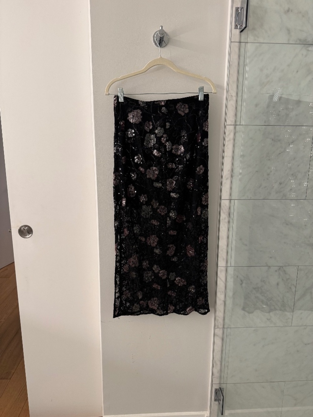 Rotate black floral sequin midi skirt sz S